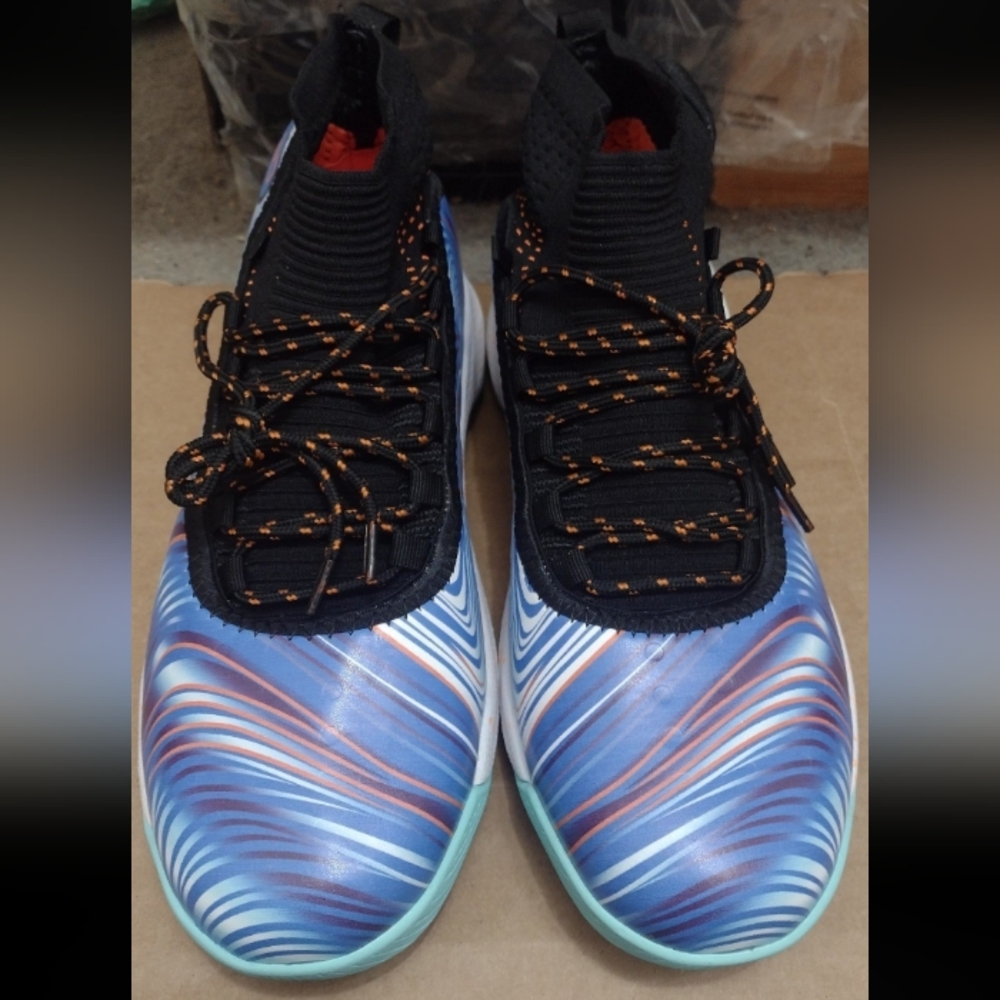 STEPHEN CURRY #30 SIZE 11 MENS ATHLETIC ORANGE/BLUE/BLACK/WHITE BASKETBALL SHOES